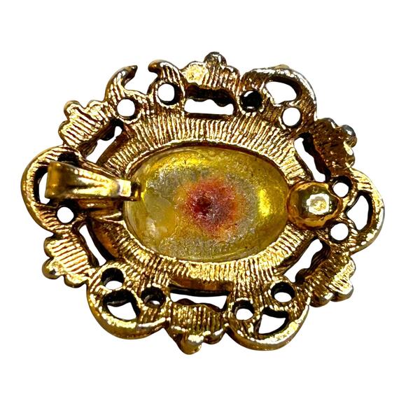 Vintage Floral Resin Globe Gold Tone Filigree Framed Pendant - Picture 3 of 5